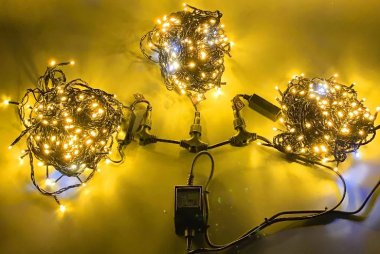 Фотография товара 'Teamprof Светодиодная гирлянда спайдер, 3 нити по 20м, мерцание, черный провод'