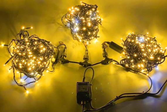 Фотография товара 'Teamprof Светодиодная гирлянда спайдер, 3 нити по 20м, мерцание, черный провод'