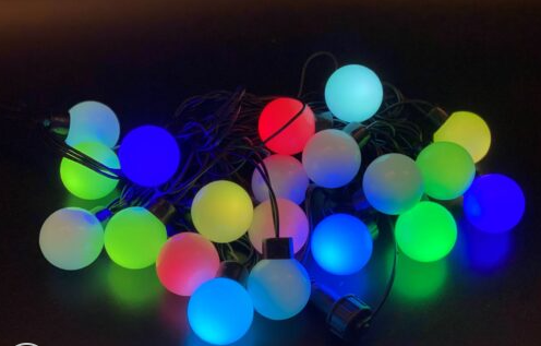 Фотография товара 'Teamprof Светодиодная гирлянда шарики 24В, 5м, d=40 мм, динамика, черный провод'